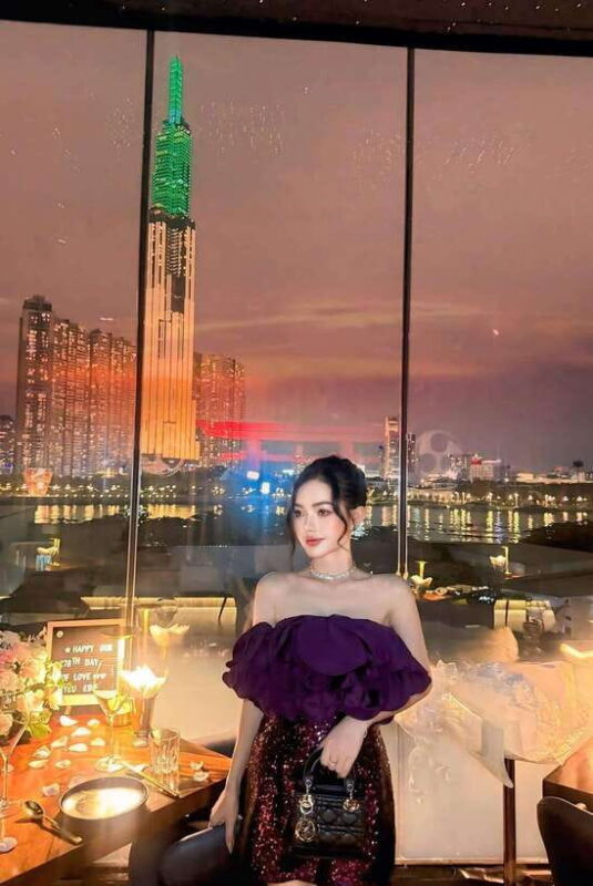 Romantic Honeymoon Dinner With Sightseeing Cruise On River - Frequently Asked Questions