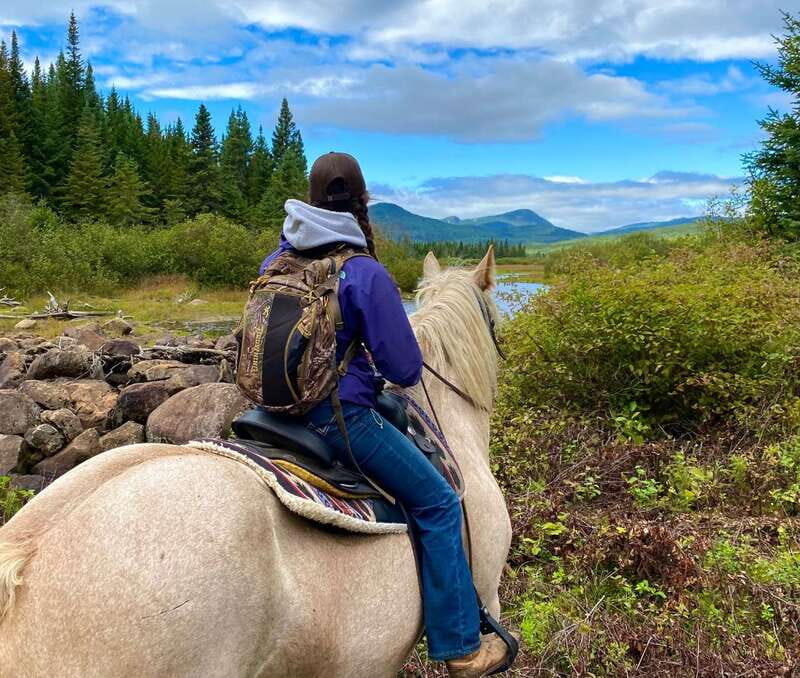 Romantic horseback riding at sunset : La Crépuscule - Exploring the Experience in Detail