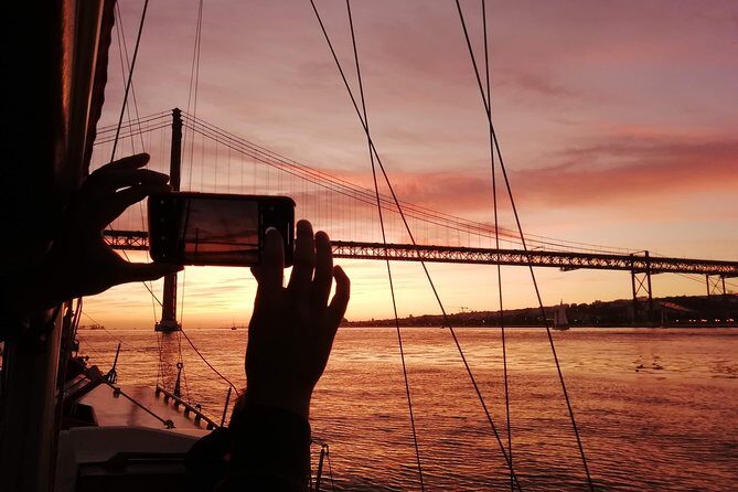 Romantic Lisbon on a Lovely Vintage Sailboat - Authentic Reviews and Insights