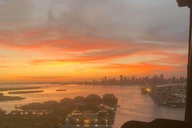 Romantic Miami Helicopter Tour with Champagne for Two - An In-Depth Look at the Miami Helicopter Experience