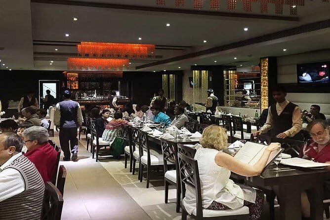 Romantic Mohabbat the Taj Show with a lavish dinner - What Visitors Are Saying