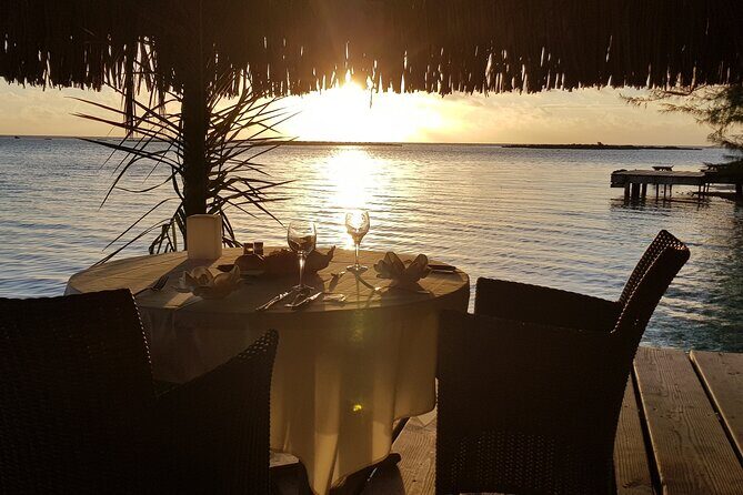 Romantic Private Sunset and Motu Dinner for Two - The Experience: Authenticity and Atmosphere