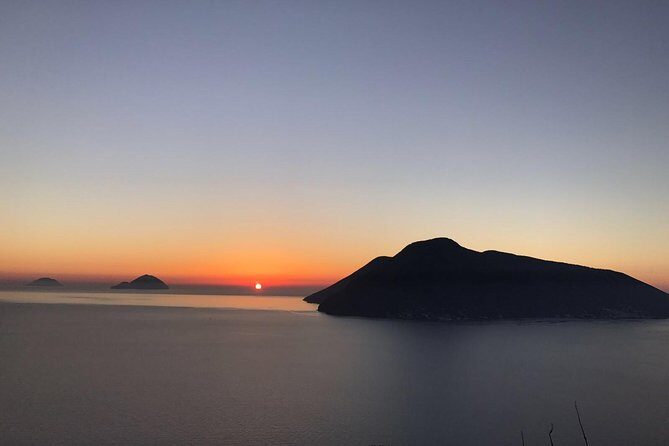 Romantic sunset - private - A Romantic Sunset Boat Tour in Lipari: A Truly Special Experience