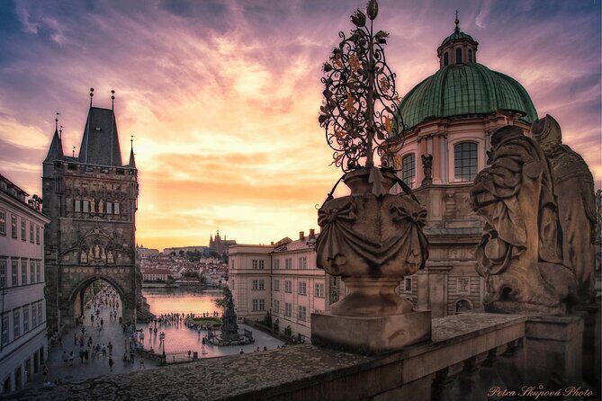 Romantic walk for couples with PRO photographer - 100 pictures for you - An In-Depth Look at the Romantic Photography Tour in Prague