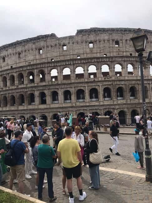 Rome: Colosseum Exterior Walk with Souvenir Video & Photos - FAQ