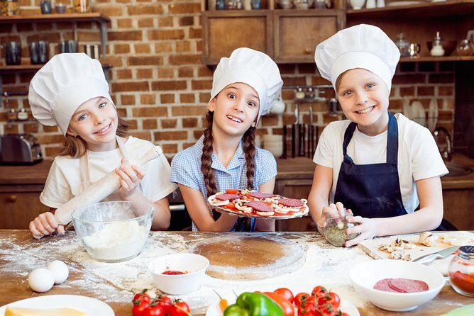 Rome For Kids: Small Group Pizza Making Class - Key Points