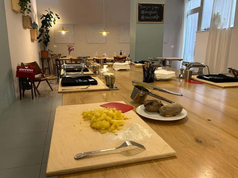 Rome: Gnocchi and Tiramisu Cooking Class with Unlimited Wine - An In-Depth Look at the Experience