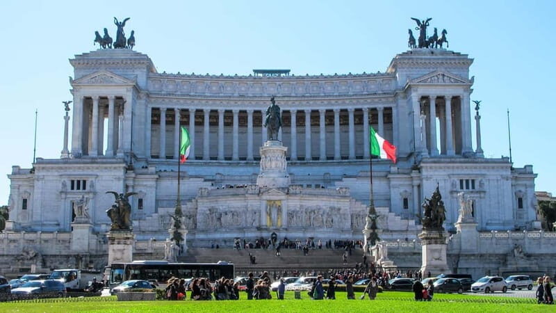 Rome: Historic Centre and Pantheon Guided Walking Tour - The Experience in Detail