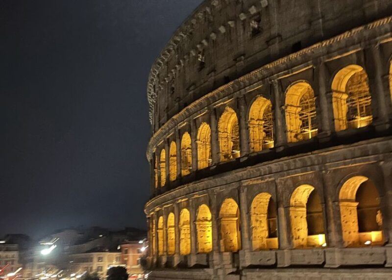 Rome: Nighttime Tour Outside the Colosseum with Local Guide - Key Points