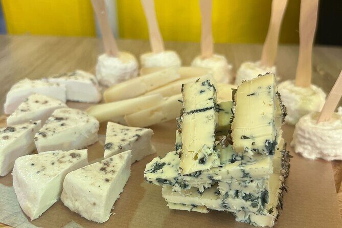 Rome: Street Food Electric Bike Tour with Market Experience - How the Itinerary Unfolds