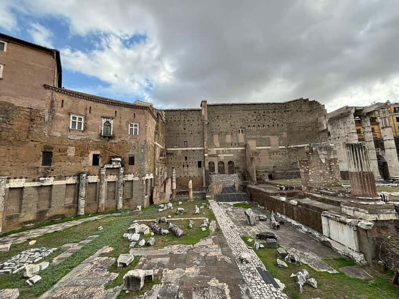 Rome: Tour of the Roman Forum, Trevi Fountain, Pantheon and much more - The Trevi Fountain: A Roman Icon with a Legend