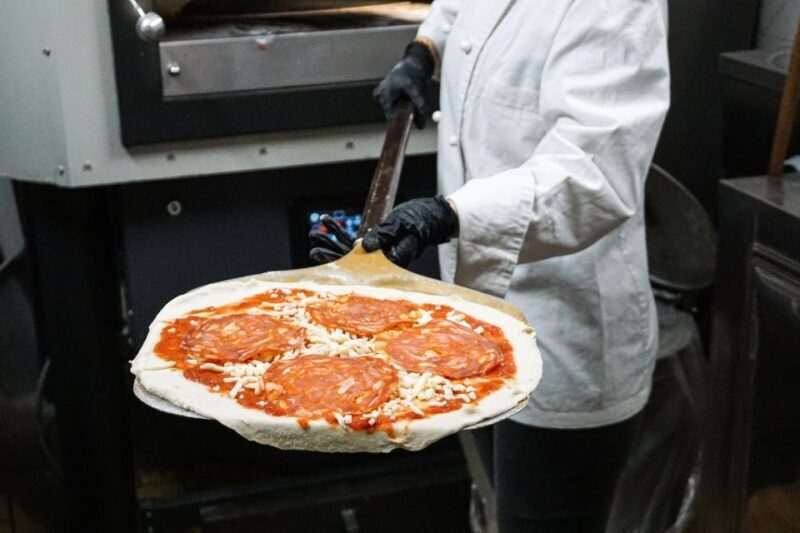 Rome: Traditional Pizza Cooking Class near Piazza Navona - Key Points