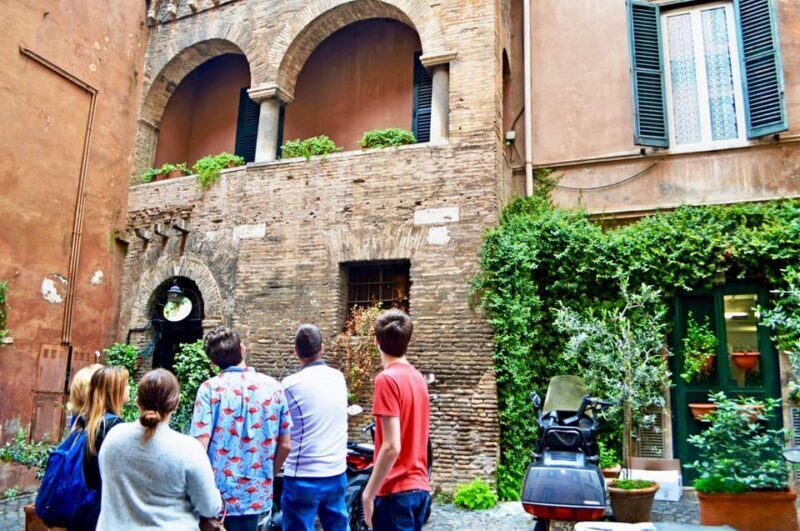 Rome: Trastevere & Tiber Island Street Food Tour at Sunset - Experience Rome’s Authentic Flavors and Vibrant Atmosphere on a Sunset Street Food Tour