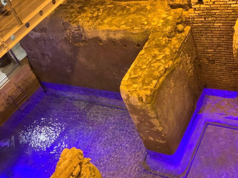 Rome: Trevi Fountain Underground Guided and Walk City Tour - Duration and Group Size