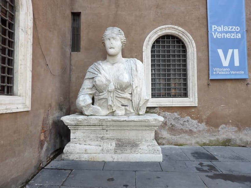Rome: Walking Tour with Local Guide - Key Points