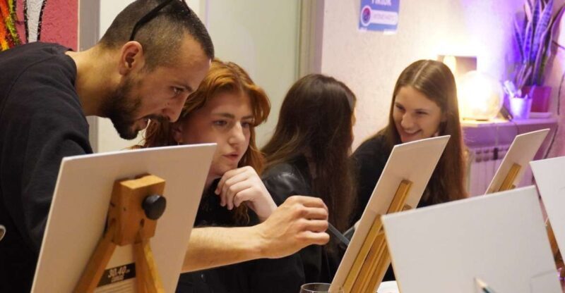 Rome: Wine and Paint Experience in Piazza Navona - How the Experience Adds Value