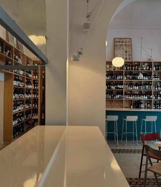 Romes Exclusive Wine Tasting: Sip Near the Colosseum! - Why This Tour Works Well