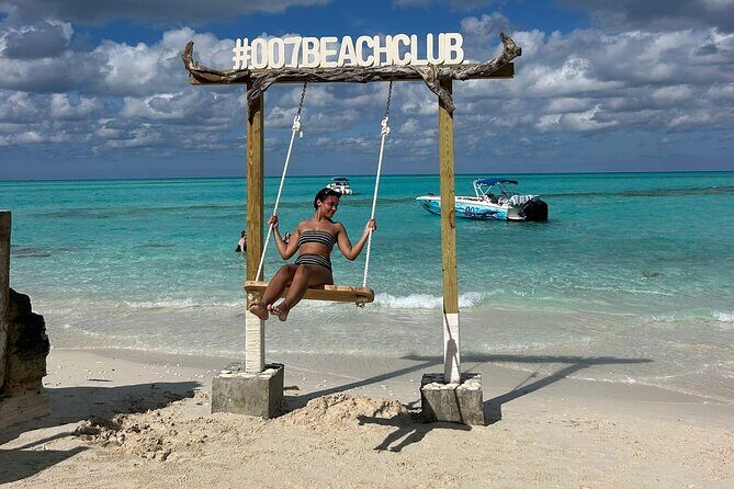 Rose Island Private Beach: Swimming with the Pigs - Key Points