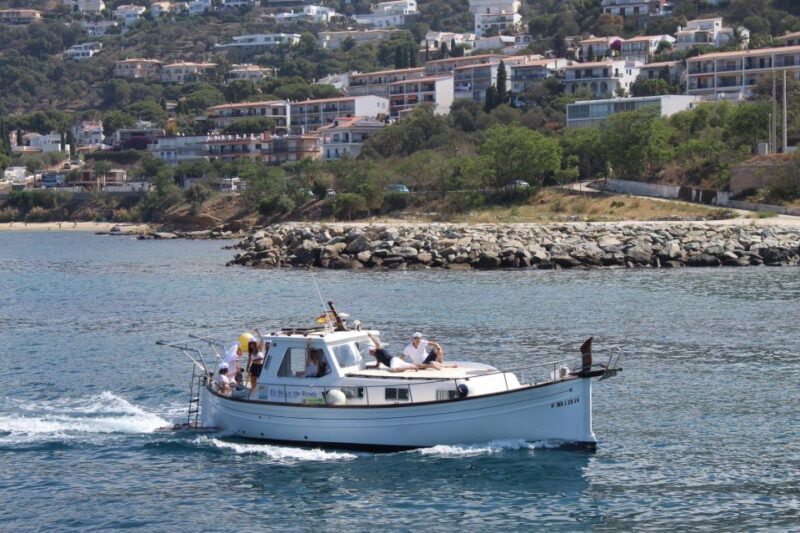 Roses: Rent the boat and live an unforgettable experience - Who Should Book This Tour?