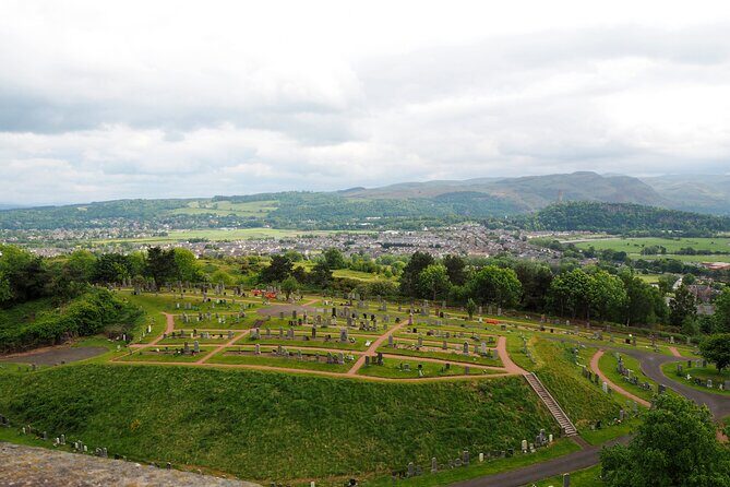 Rosslyn Chapel, Dunfermline Abbey and Stirling Castle Day Tour - FAQ