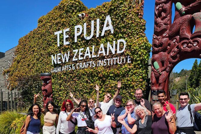 Rotorua Highlights Tour inc. Te Puia Tour, Lunch & Cultural Show - Overview of the Rotorua Highlights Tour inc. Te Puia, Lunch & Cultural Show