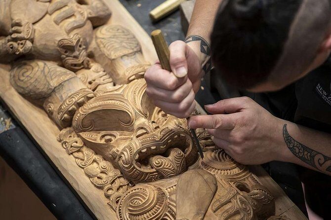 Rotorua Highlights Tour inc. Te Puia Tour, Lunch & Cultural Show - Rotorua City Highlights: A Drive-Through Tour