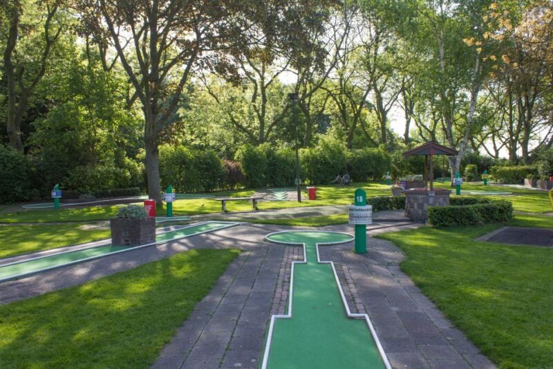 Rotterdam: 18-Hole Mini-Golf Game - Who Will Enjoy This Experience?