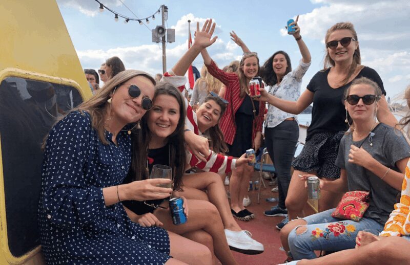 Rotterdam: Pub Cruise with Drinks and Bites - Who is this cruise best suited for?