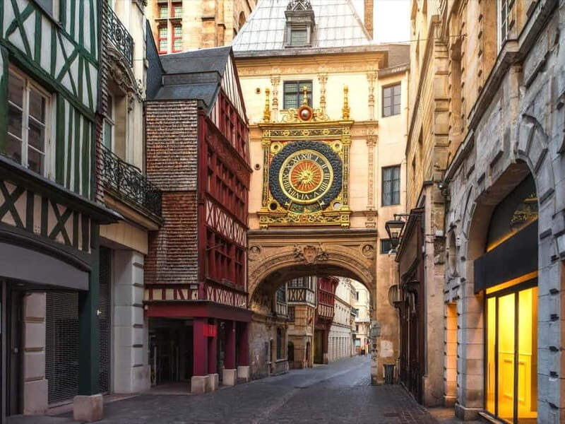 Rouen: Express Walk with a Local in 60 minutes - Key Points
