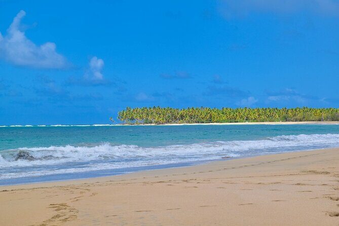 Round Mountain + Secret Beaches + Local DR House Experience - Key Points