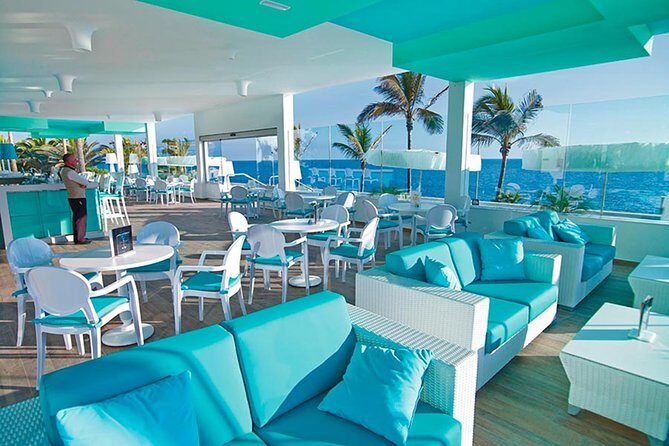 Round trip Airport (LPIA) to Atlantis, Comfort Suites, Warrick, Harbourside, RIU - Why This Transfer Offers Great Value