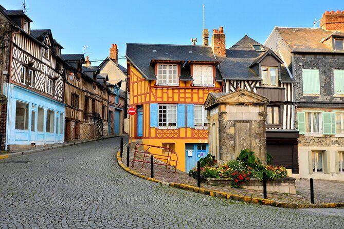 Round-trip shuttle transfer between Le Havre and Honfleur - Who Should Consider This Shuttle?