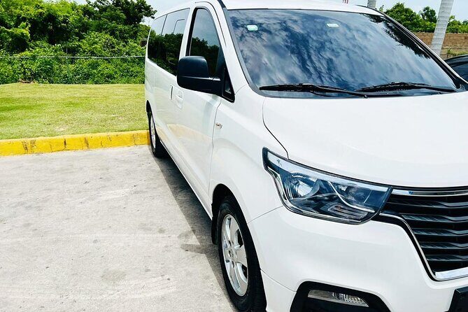 Round Trip Transfer from Santo Domingo SDQ to Punta Cana - A Closer Look at the Experience