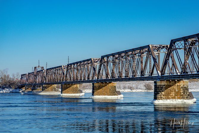 ROUNDTRIP Ground Transfer Buffalo Niagara Int Airport (BUF)-Niagara Falls Canada - Who Should Consider This Transfer?