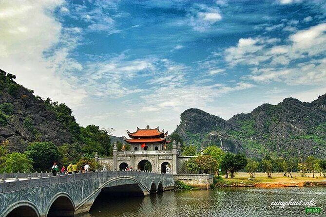 Roundtrip: HaNoi - NinhBinh - LanHa Bay on 5-Star Cruise 3days - Key Points