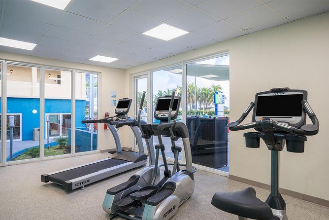 Roundtrip (LPIA) to Magaritaville, Marriott, Holiday Inn, Hilton - Key Points