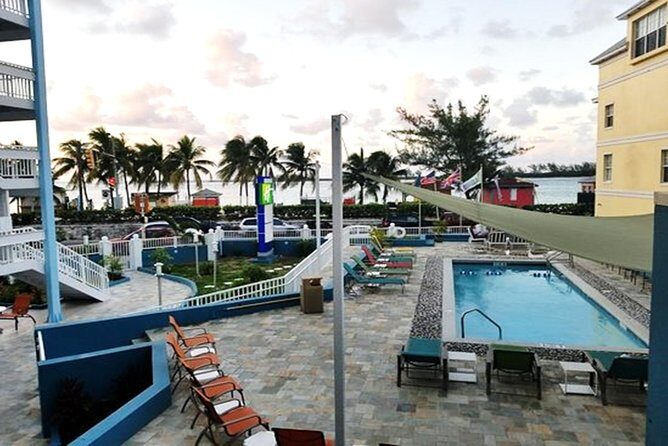 Roundtrip (LPIA) to Magaritaville, Marriott, Holiday Inn, Hilton - Why This Transfer Offers Great Value