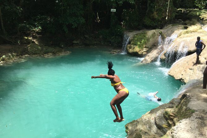 Roundtrip Private Shuttle from Ocho Rios to Blue Hole and Back - Exploring the Blue Hole from Ocho Rios: A Practical Guide to the Private Shuttle Experience