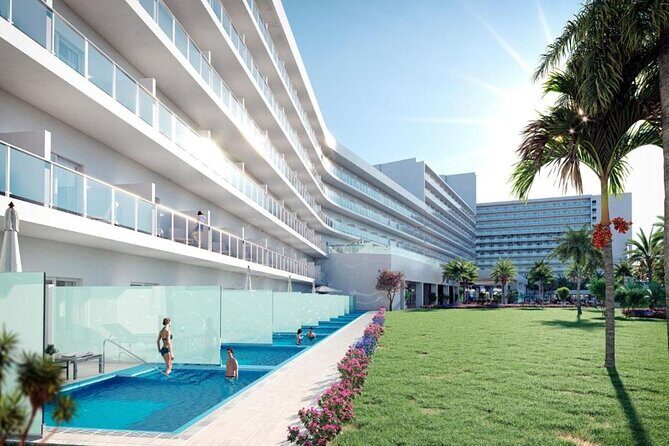 Roundtrip Transfer From Sangster Airport to Riu Palace Aquarelle - Key Points