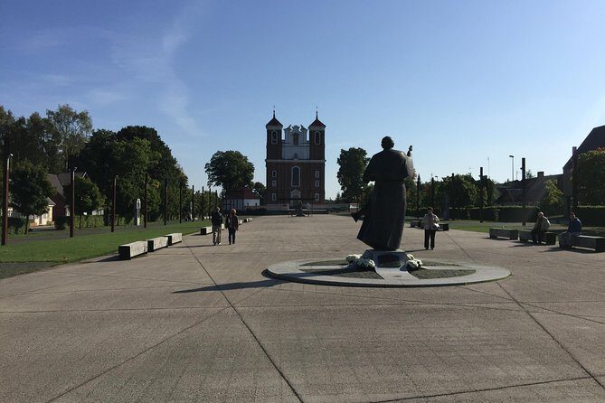 Route of John Paul II: Hill of Crosses, Tytuvenai, Shrine of our Lady of Siluva - The Value of This Tour