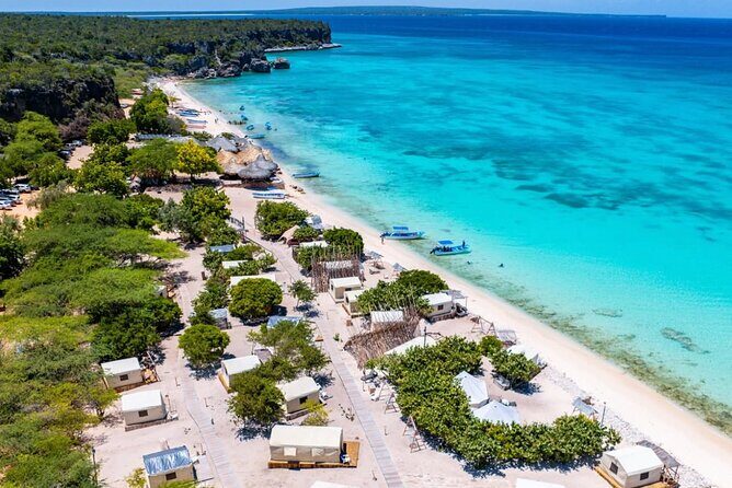 Route Of The South VIP Private Eagles Bay 2 Day All Inclusive - The Second Day: Bahia de las Aguilas and Beyond