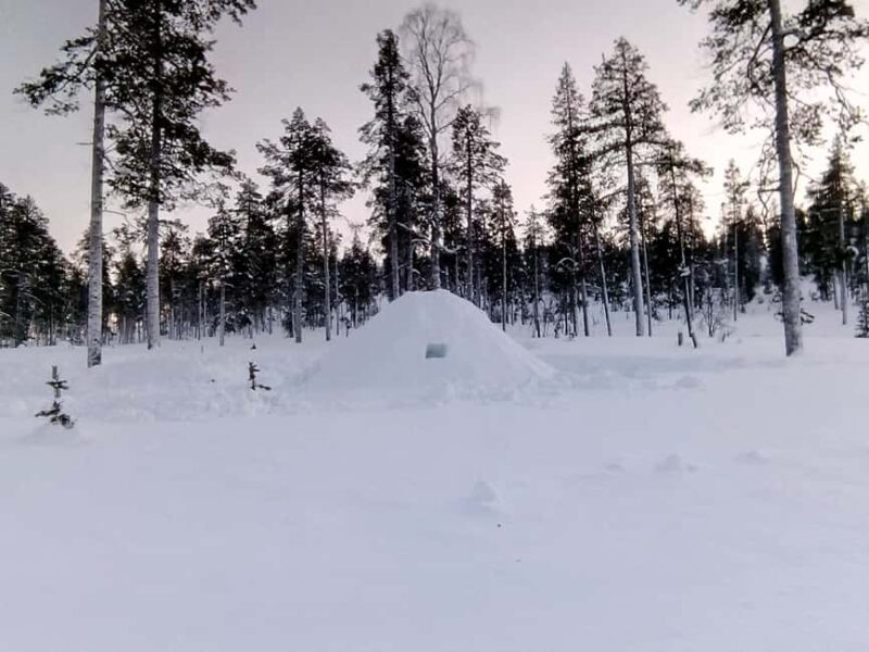 Rovaniemi: Building a Snow Igloo - An In-Depth Look at Building a Snow Igloo in Lapland