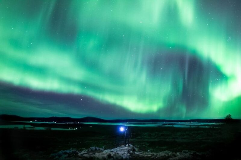 Rovaniemi: Guaranteed Aurora Hunting Tour with Local Guide - Key Points