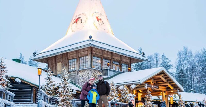Rovaniemi: Private Pro Photoshoot in Santa Claus Village - Key Points