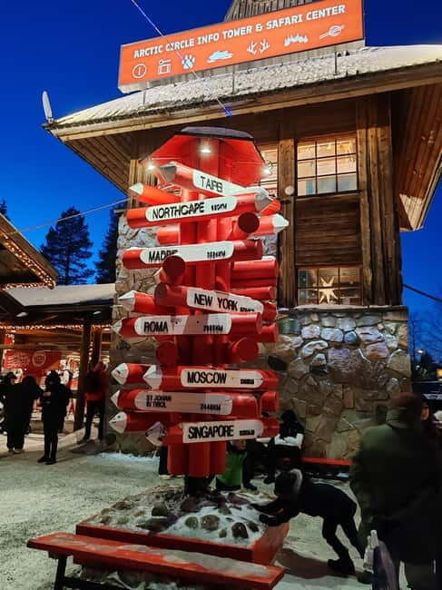 Rovaniemi:Santa Claus Village Guided Tour with Santa's gift - A Full Look at the Rovaniemi Santa Claus Village Guided Tour