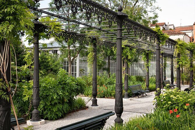 Royal Gardens & St.Mark Basin View Casanova Aperitif - FAQs