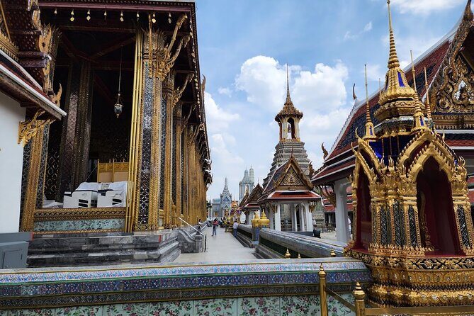 Royal Grand Palace Emerald Buddha and Reclining Buddha Group Tour - FAQ