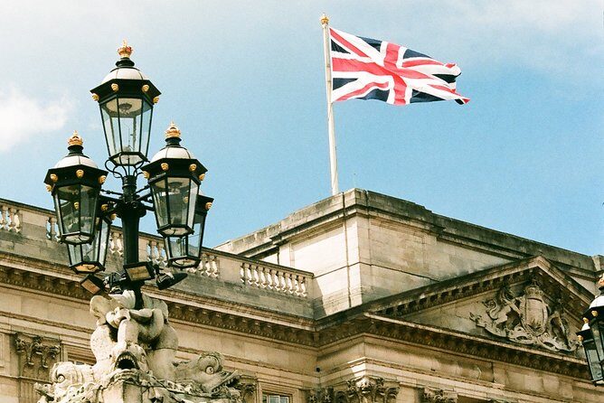 Royal London And Changing of Guard - Very Small Group Tour - Buckingham Palace: The Iconic Residence