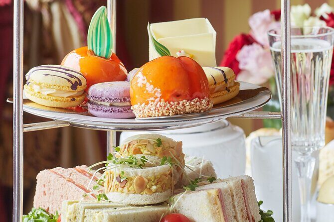 Royal London Tour with Afternoon Tea at The Rubens at the Palace - FAQs