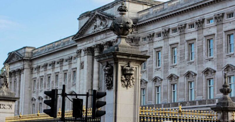 Royal London: Tudors & Stuarts Walking Tour - Key Points